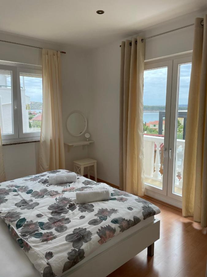 Apartments Rafaela Barbat na Rabu Екстериор снимка