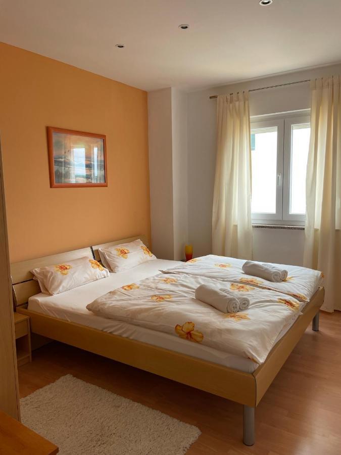Apartments Rafaela Barbat na Rabu Екстериор снимка