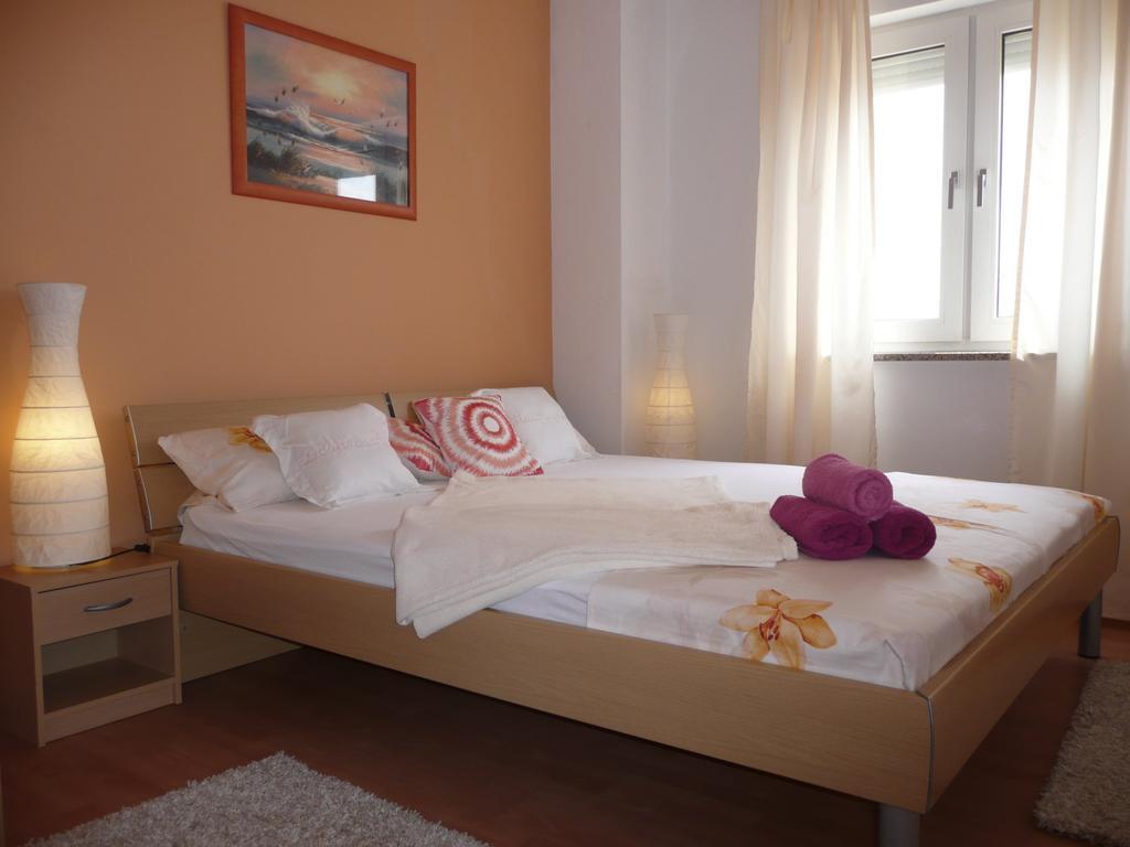 Apartments Rafaela Barbat na Rabu Екстериор снимка
