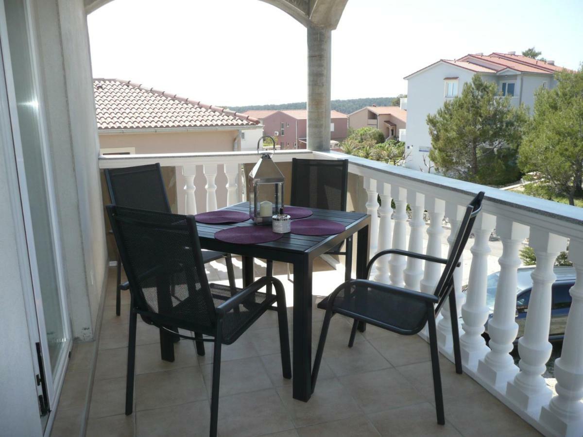 Apartments Rafaela Barbat na Rabu Екстериор снимка