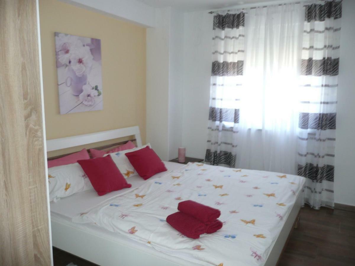 Apartments Rafaela Barbat na Rabu Екстериор снимка
