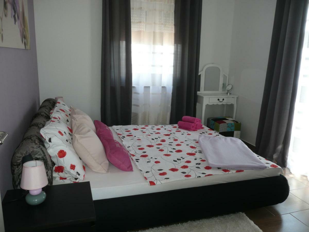 Apartments Rafaela Barbat na Rabu Екстериор снимка